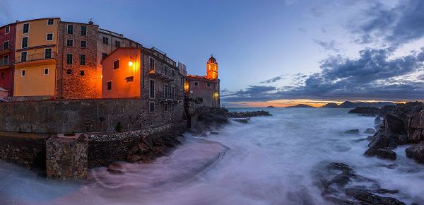 Jaynes Gallery 아티스트의 Europe-Italy-Tellaro-Panoramic of village and sea at sunset작품입니다.